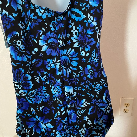 Bathing suit - Picture 5 of 7